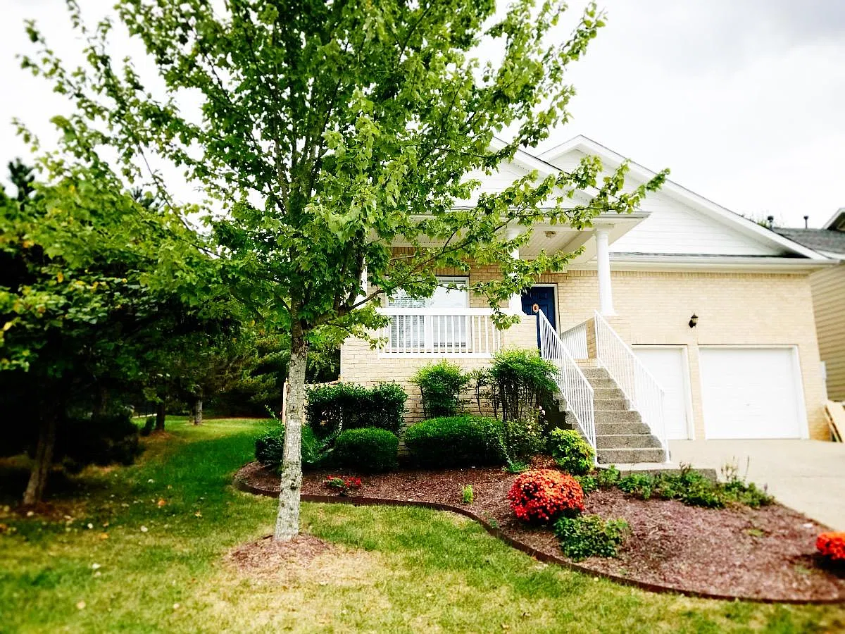 3 bed, 1900 sqft, $2,900 — Photo 1