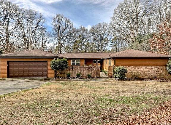 4th image of 2510 E Providence Dr