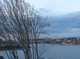 2124 Waverly Pl N APT A, Seattle, WA 98109