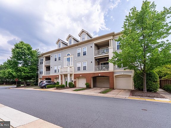 4th image of 11338 Westbrook Mill Ln Unit 203