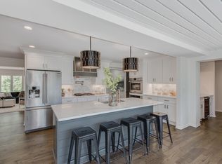 4607 Oak Dr, Edina, MN 55424