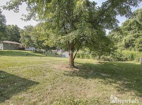 3rd image of 1306 SE Knights Cir