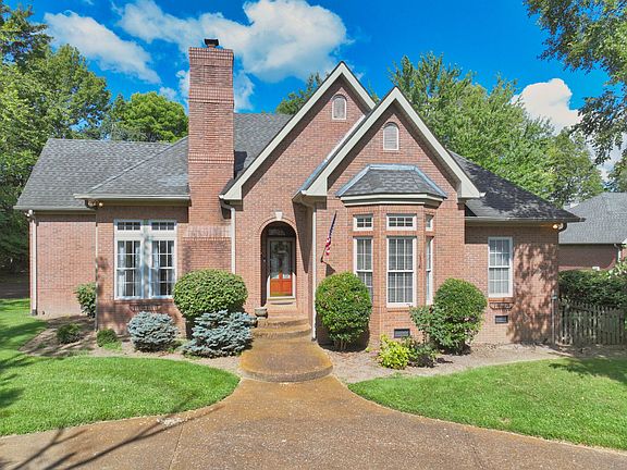 3rd image of 308 Orchard Park Dr