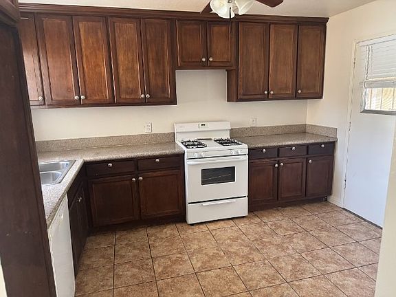 3rd image of 1539 W Avenue H #8