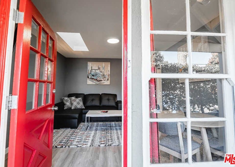 1st image of 5147 N Riverton Ave