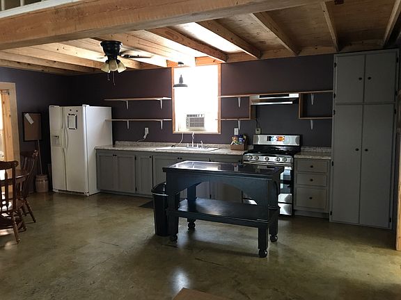 5th image of 159 John Paul Dr
