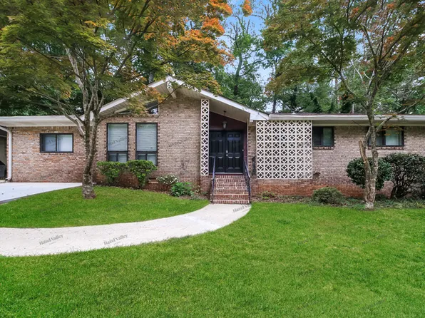1077 Ponderosa Park Dr, Forest Park, GA 30297