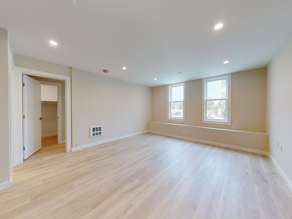 1st image of 464 43rd Ave #B