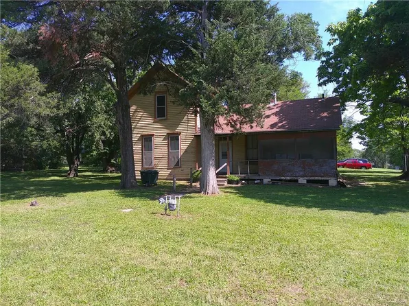 1022 Sycamore St, Humboldt, KS 66748