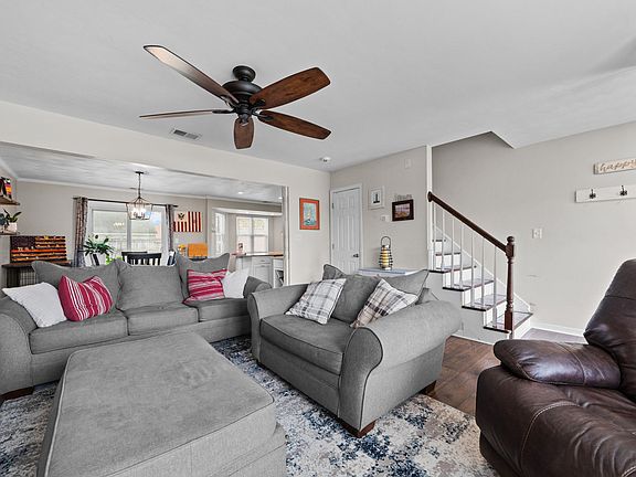 2nd image of 5845 Glen View Dr