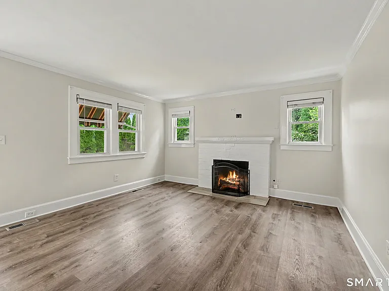 4 Highview Ave #R — Photo 5