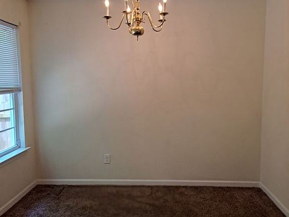 3rd image of 213 Coral Cir