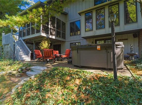 5th image of 86 Glendale Dr