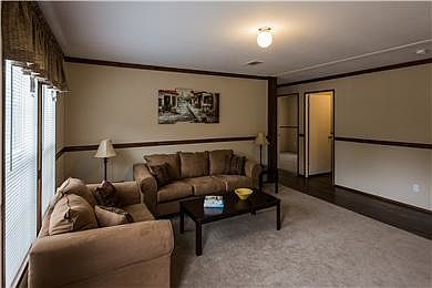 5th image of 385 Bayhead Dr