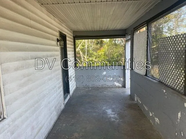 2 bed, 1.0 bath, 832 sqft, $1,250 — Photo 2