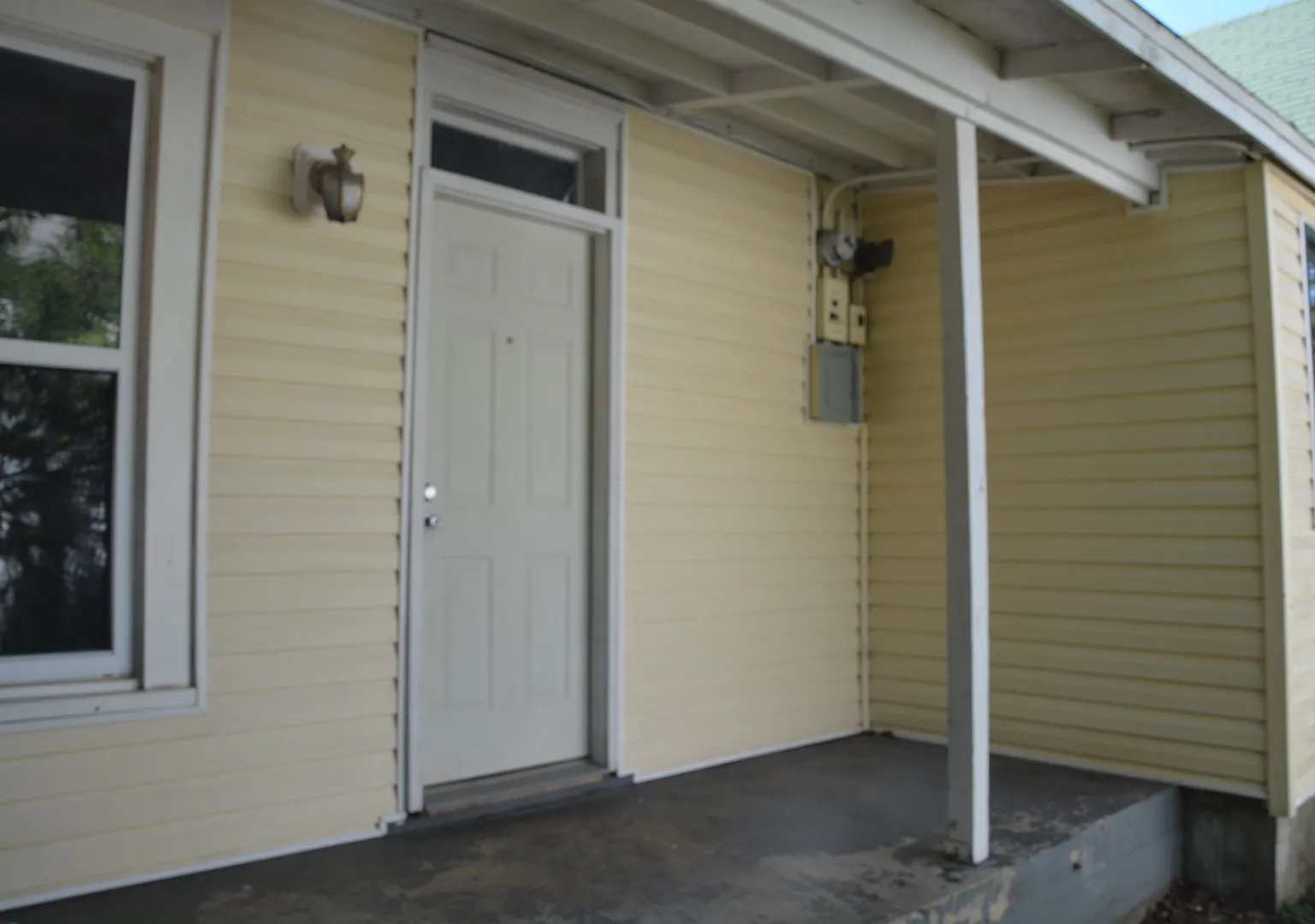 806 S Grant Ave — Photo 2