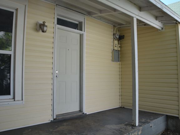 2nd image of 806 S Grant Ave APT A