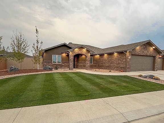 2nd image of 2639 Emerald Ridge Ln
