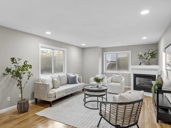 377 Captain Eames Cir #377, Ashland, MA 01721