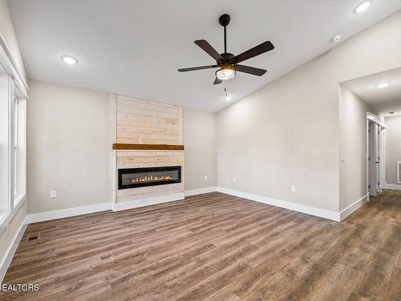 5th image of 130 Azalea Ln #5