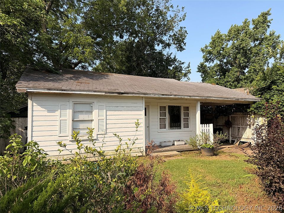 2nd image of 1419 W Locust St