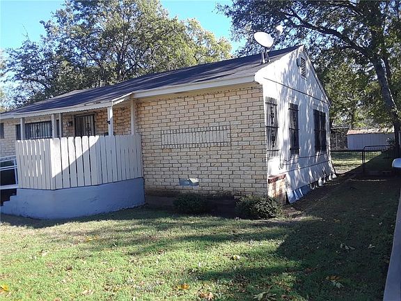 2nd image of 3122 S Beckley Ave