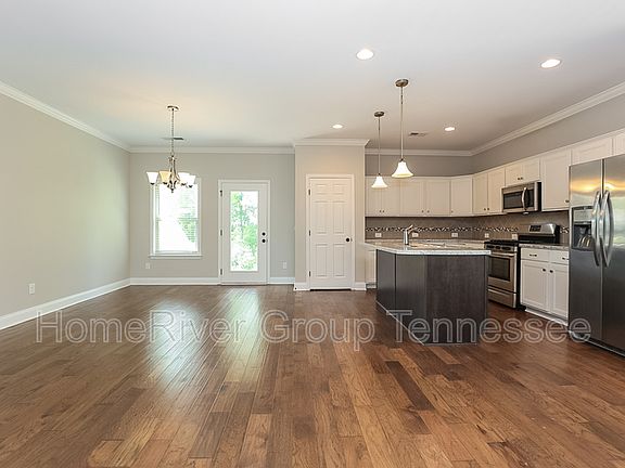 5th image of 204 Bexley Way