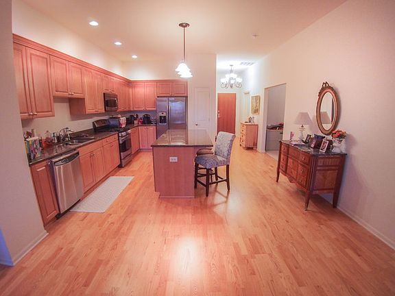 3rd image of 50 N Northwest Hwy Unit 207
