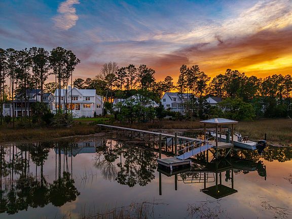 3rd image of 3875 Sawyers Island Dr