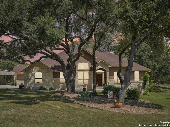 209 ROSEWOOD DR, La Vernia, TX 78121