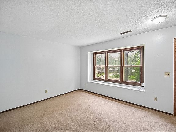 3rd image of 805 E Watrous Ave