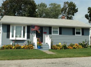 88 W Earle St, Cumberland, RI 02864