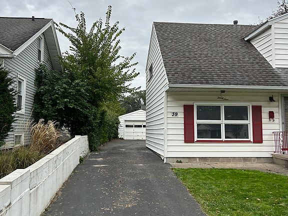 Driveway to 1 car garage