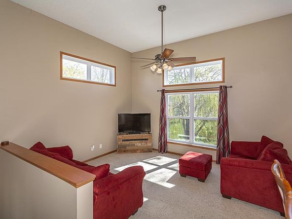 5th image of 15379 Foster Dr N
