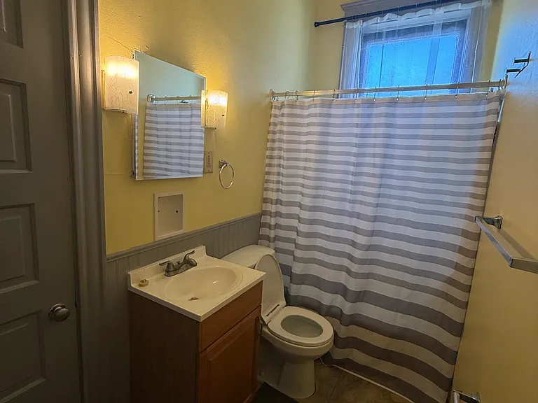 2258 S Compton Ave #2 — Photo 12
