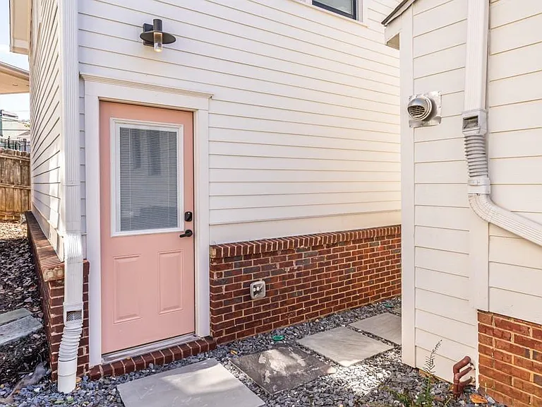 69 Randolph St NE #B — Photo 3