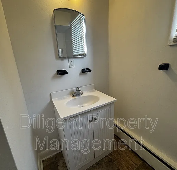 164 Westmount St #2 — Photo 6