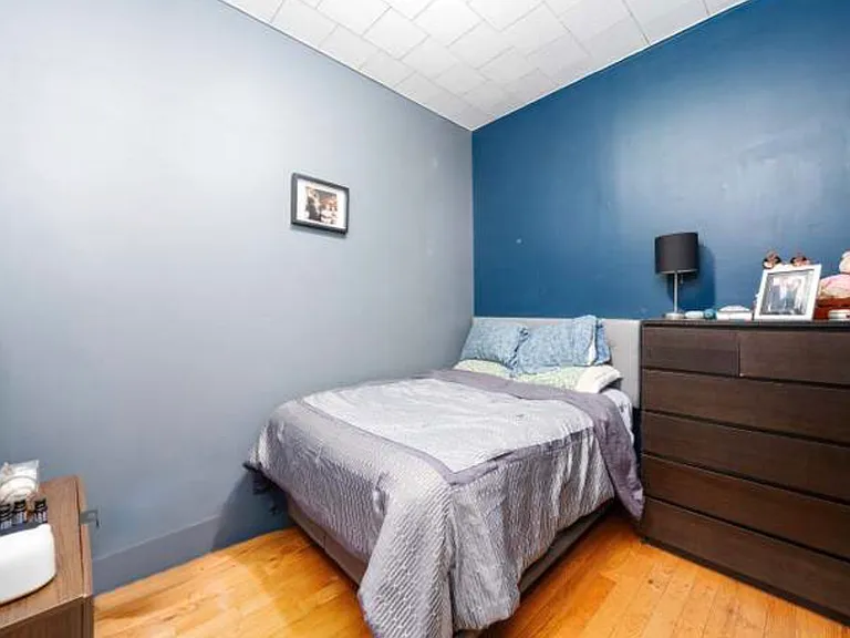 19 Hague St #1 — Photo 6