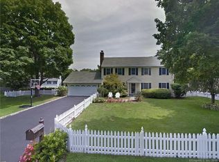 11 Tamarack Pl, Greenwich, CT 06831