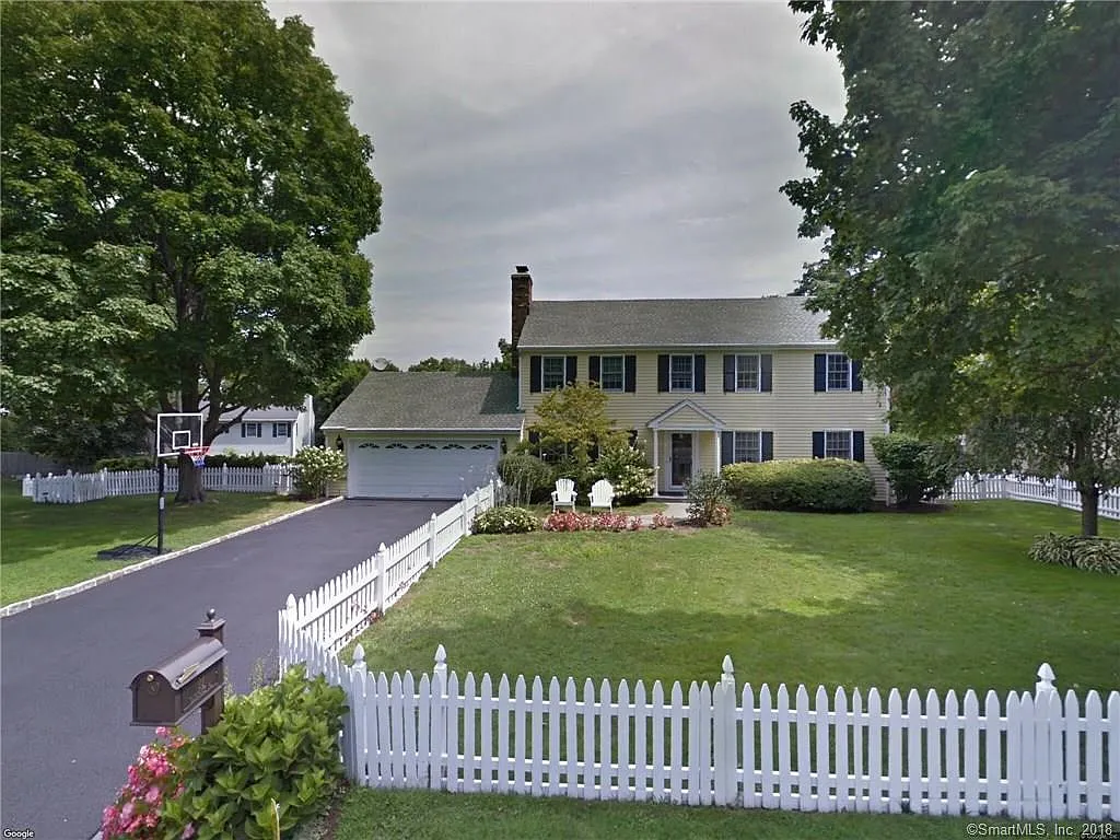 11 Tamarack Pl photo 1