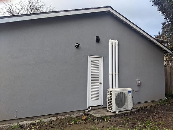4th image of 1069 Broadway Ave #2