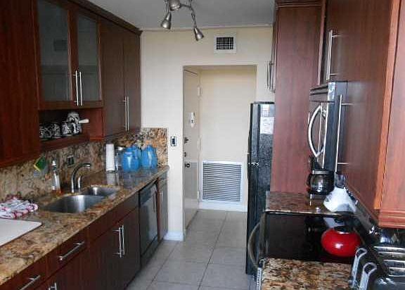 4th image of 1200 NE Miami Gardens Dr APT 921W