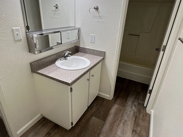 Sunset Ridge Apartments — Photo 29
