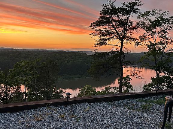 4th image of 219 Pine Ridge Rd