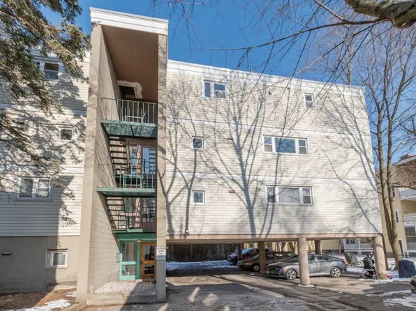 478 Putnam Ave APT 4, Cambridge, MA 02139