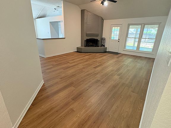 2nd image of 1517 Summerwind Ln