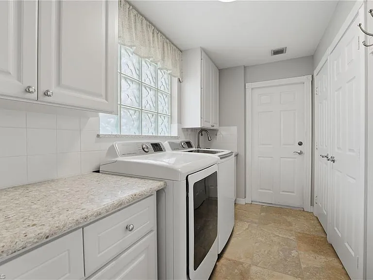 28207 Islet Trl — Photo 22