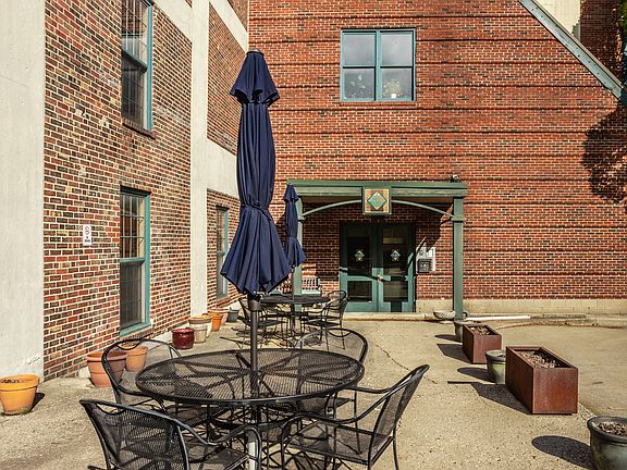 3rd image of 735 Lexington Ave APT 21