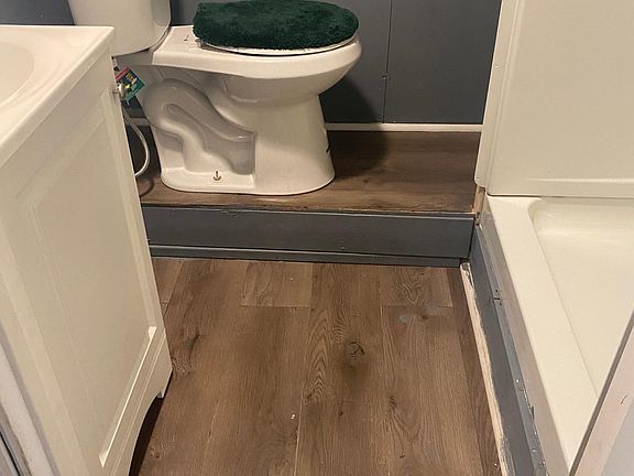 3rd image of 3466 W 44th St #Up