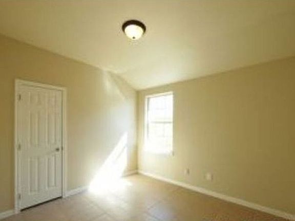2nd image of 4307-B Cambridge Dr